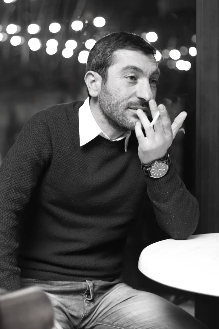 լուսանկարներ